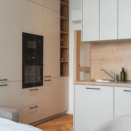 Quiet Retreat - 10 Min From Main Station 아파트 *
