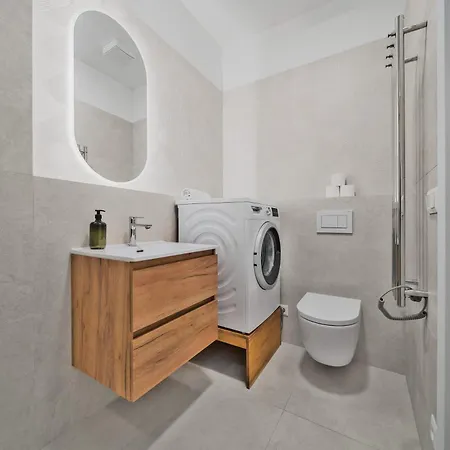 아파트 Quiet Retreat - 10 Min From Main Station