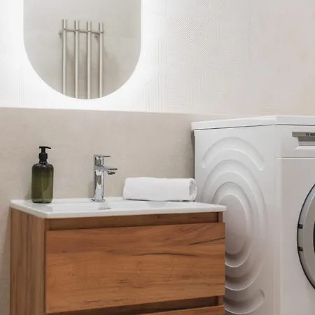 Quiet Retreat - 10 Min From Main Station *