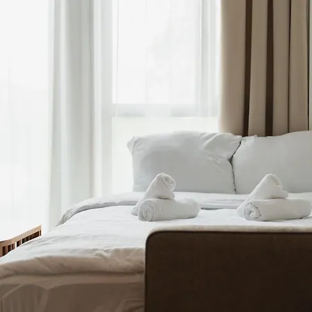 Quiet Retreat - 10 Min From Main Station