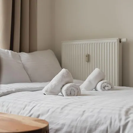 Quiet Retreat - 10 Min From Main Station